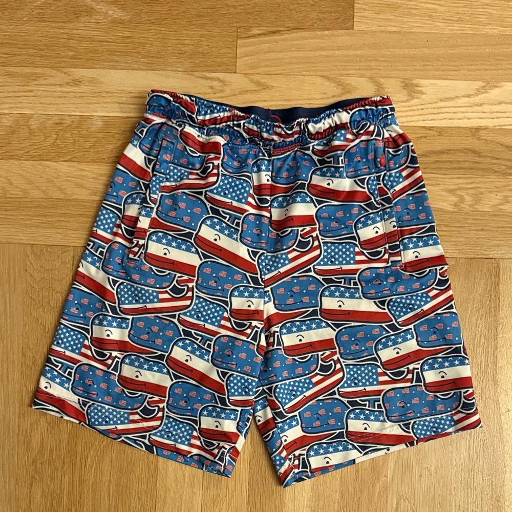 Vineyard vines boys lacrosse shorts size M